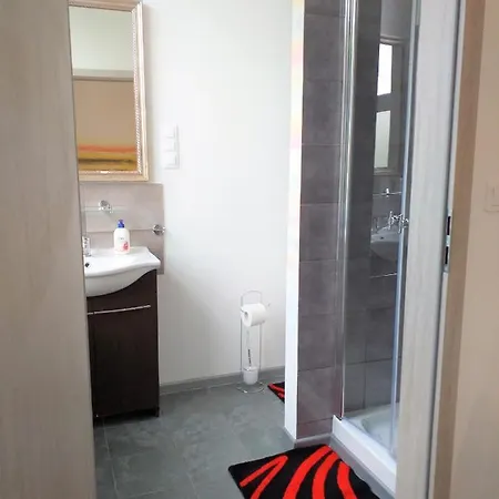 Homestay Stara Szkola S7 Mazury, Zajezierze 8 14-330 Maldyty