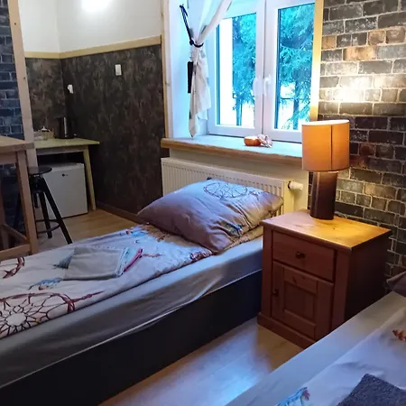 Homestay szállás Stara Szkolas7 Noclegi,mzajezierze 8 14-330 Mazury *