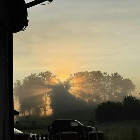 Stara Szkola S7 Mazury, Zajezierze 8 14-330 Homestay *